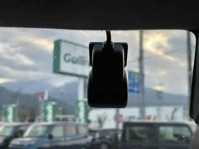 スズキ スイフト スポーツ 愛媛県 2023(令5)年 5万km プレミアムシルバーメタリック 6速MT/純正8型ナビ（Bluetooth/フルセグTV）/アラウンドビューモニター/アダプティブクルーズコントロール/ETC/前後ドライブレコーダー/純正フロアマット/純正17インチアルミホイール/ブラインドスポットモニター/スズキセーフティサポート/ステアリングリモコン/トノカバー/前後コーナーセンサー/LEDヘッドライト/スマートキー