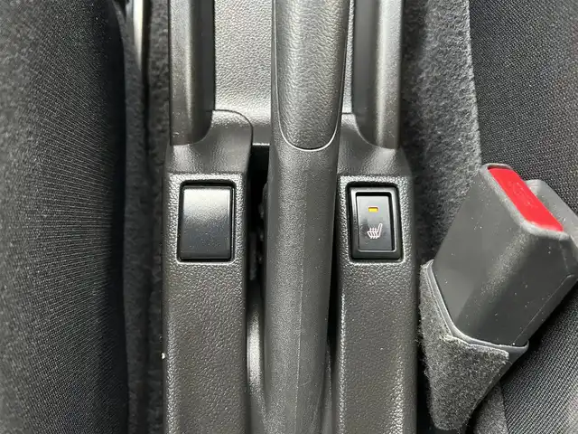 スズキ スイフト スポーツ 愛媛県 2023(令5)年 5万km プレミアムシルバーメタリック 6速MT/純正8型ナビ（Bluetooth/フルセグTV）/アラウンドビューモニター/アダプティブクルーズコントロール/ETC/前後ドライブレコーダー/純正フロアマット/純正17インチアルミホイール/ブラインドスポットモニター/スズキセーフティサポート/ステアリングリモコン/トノカバー/前後コーナーセンサー/LEDヘッドライト/スマートキー