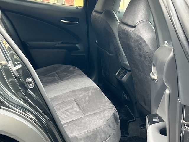 レクサス ＵＸ 200 愛知県 2023(令5)年 0.6万km グラファイトブラックガラスフレーク ワンオーナー/純正12.3型ディスプレイオーディオプラス/車載ナビ／Bluetootｈ／地デジＴＶ/バックビューカメラ/純正ＬＥＤヘッドライト/電動格納ミラー〈オート格納／リバース連動〉/ボディ同色リアスポイラー/純正17インチAW/レザーステアリング/サイド／カーテン／ニーエアバック/ビルトインETC2.0/Lexus Safety System +/・プリクラッシュセーフティ/・レーントレーシングアシスト/・オートマチックハイビーム/・レーダークルーズコントロール/・先行車発進告知/・ロードサインアシスト/スマートキー＆プッシュスタート