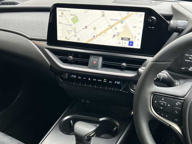 レクサス ＵＸ 200 愛知県 2023(令5)年 0.6万km グラファイトブラックガラスフレーク ワンオーナー/純正12.3型ディスプレイオーディオプラス/車載ナビ／Bluetootｈ／地デジＴＶ/バックビューカメラ/純正ＬＥＤヘッドライト/電動格納ミラー〈オート格納／リバース連動〉/ボディ同色リアスポイラー/純正17インチAW/レザーステアリング/サイド／カーテン／ニーエアバック/ビルトインETC2.0/Lexus Safety System +/・プリクラッシュセーフティ/・レーントレーシングアシスト/・オートマチックハイビーム/・レーダークルーズコントロール/・先行車発進告知/・ロードサインアシスト/スマートキー＆プッシュスタート