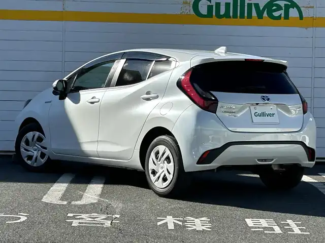 トヨタ アクア G 埼玉県 2023(令5)年 5.3万km プラチナホワイトパールマイカ 純正ナビ/　(Bluetooth/USB/Miracast/FM/AM)/バックカメラ/フルセグテレビ/ビルトインETC2.0/前方ドライブレコーダー/クルーズコントロール/車線逸脱警報/クリアランスソナー/オートLEDライト/オートハイビーム/プッシュスタート/スマートキー