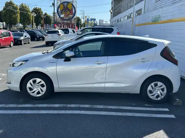 トヨタ アクア G 埼玉県 2023(令5)年 5.3万km プラチナホワイトパールマイカ 純正ナビ/　(Bluetooth/USB/Miracast/FM/AM)/バックカメラ/フルセグテレビ/ビルトインETC2.0/前方ドライブレコーダー/クルーズコントロール/車線逸脱警報/クリアランスソナー/オートLEDライト/オートハイビーム/プッシュスタート/スマートキー