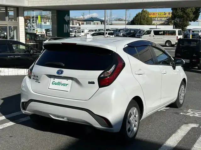 トヨタ アクア G 埼玉県 2023(令5)年 5.3万km プラチナホワイトパールマイカ 純正ナビ/　(Bluetooth/USB/Miracast/FM/AM)/バックカメラ/フルセグテレビ/ビルトインETC2.0/前方ドライブレコーダー/クルーズコントロール/車線逸脱警報/クリアランスソナー/オートLEDライト/オートハイビーム/プッシュスタート/スマートキー