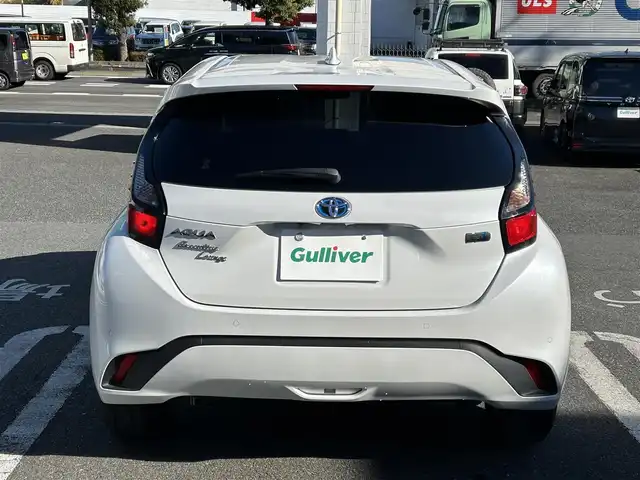 トヨタ アクア G 埼玉県 2023(令5)年 5.3万km プラチナホワイトパールマイカ 純正ナビ/　(Bluetooth/USB/Miracast/FM/AM)/バックカメラ/フルセグテレビ/ビルトインETC2.0/前方ドライブレコーダー/クルーズコントロール/車線逸脱警報/クリアランスソナー/オートLEDライト/オートハイビーム/プッシュスタート/スマートキー