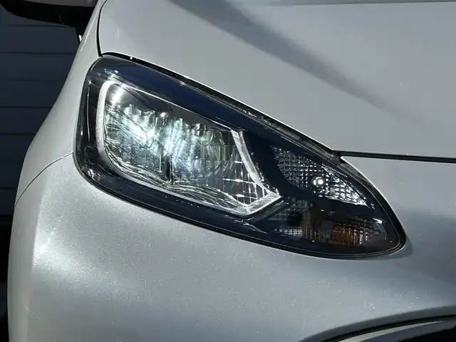 トヨタ アクア G 埼玉県 2023(令5)年 5.3万km プラチナホワイトパールマイカ 純正ナビ/　(Bluetooth/USB/Miracast/FM/AM)/バックカメラ/フルセグテレビ/ビルトインETC2.0/前方ドライブレコーダー/クルーズコントロール/車線逸脱警報/クリアランスソナー/オートLEDライト/オートハイビーム/プッシュスタート/スマートキー