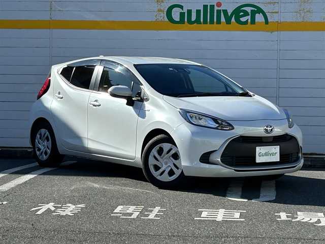 トヨタ アクア G 埼玉県 2023(令5)年 5.3万km プラチナホワイトパールマイカ 純正ナビ/　(Bluetooth/USB/Miracast/FM/AM)/バックカメラ/フルセグテレビ/ビルトインETC2.0/前方ドライブレコーダー/クルーズコントロール/衝突被害軽減ブレーキ/車線逸脱警報/クリアランスソナー/オートLEDライト/オートハイビーム/プッシュスタート/純正フロアマット/スマートキー