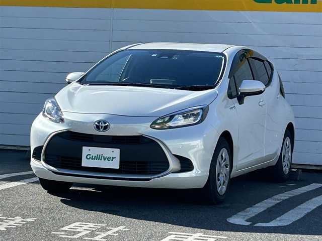 トヨタ アクア G 埼玉県 2023(令5)年 5.3万km プラチナホワイトパールマイカ 純正ナビ/　(Bluetooth/USB/Miracast/FM/AM)/バックカメラ/フルセグテレビ/ビルトインETC2.0/前方ドライブレコーダー/クルーズコントロール/衝突被害軽減ブレーキ/車線逸脱警報/クリアランスソナー/オートLEDライト/オートハイビーム/プッシュスタート/純正フロアマット/スマートキー