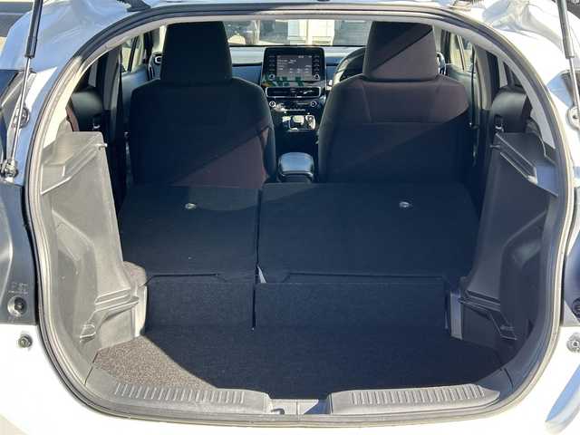 トヨタ アクア G 埼玉県 2023(令5)年 5.3万km プラチナホワイトパールマイカ 純正ナビ/　(Bluetooth/USB/Miracast/FM/AM)/バックカメラ/フルセグテレビ/ビルトインETC2.0/前方ドライブレコーダー/クルーズコントロール/衝突被害軽減ブレーキ/車線逸脱警報/クリアランスソナー/オートLEDライト/オートハイビーム/プッシュスタート/純正フロアマット/スマートキー