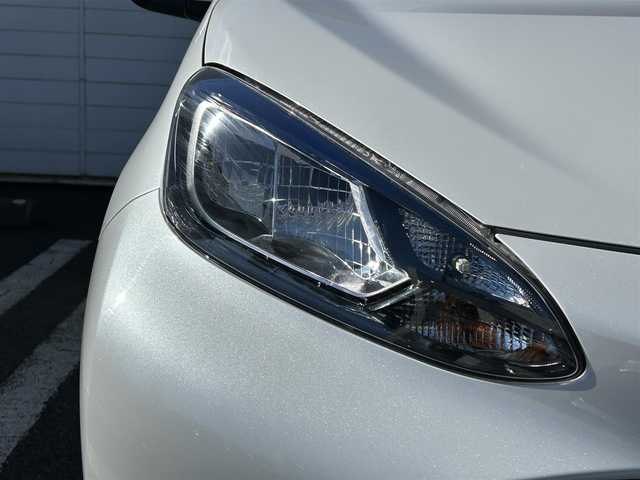 トヨタ アクア G 埼玉県 2023(令5)年 5.3万km プラチナホワイトパールマイカ 純正ナビ/　(Bluetooth/USB/Miracast/FM/AM)/バックカメラ/フルセグテレビ/ビルトインETC2.0/前方ドライブレコーダー/クルーズコントロール/衝突被害軽減ブレーキ/車線逸脱警報/クリアランスソナー/オートLEDライト/オートハイビーム/プッシュスタート/純正フロアマット/スマートキー