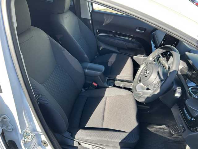 トヨタ アクア G 埼玉県 2023(令5)年 5.3万km プラチナホワイトパールマイカ 純正ナビ/　(Bluetooth/USB/Miracast/FM/AM)/バックカメラ/フルセグテレビ/ビルトインETC2.0/前方ドライブレコーダー/クルーズコントロール/衝突被害軽減ブレーキ/車線逸脱警報/クリアランスソナー/オートLEDライト/オートハイビーム/プッシュスタート/純正フロアマット/スマートキー