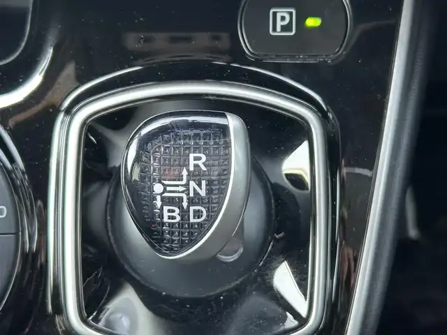 トヨタ ヴォクシー ハイブリッド ZS 煌Ⅱ 岡山県 2019(平31)年 5.1万km ホワイトパールクリスタルシャイン モデリスタエアロ/純正10インチナビ/（AM.FM.BT.TV.CD.DVD）/純正フリップダウンモニター/両側パワースライドドア/トヨタセーフティセンス/・プリクラッシュセーフティ/・オートマチックハイビーム/・レーンディパーチャアラート/バックカメラ/LEDヘッドライト/フォグランプ/びるといんETC/WAC