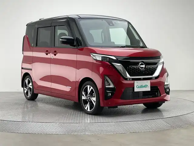 日産 ルークス HWS Gターボ プロパイロットED 兵庫県 2022(令4)年 0.5万km スパークリングレッド/ブラック 純正9インチナビ/（CD/DVD/USB/MSV/AUX/Bluetooth/フルセグTV）/バックカメラ/アラウンドビューモニター/プロパイロット/エマージェンシーブレーキ/LKA/クリアランスソナー/電子パーキング/AUTO HOLD/ターボエンジン/標識認識/横滑り防止装置/衝突軽減システム/コーナーセンサー（前後）/アダクティブクルーズコントロール/ハンズフリースライド/両側パワースライドドア/LEDヘッドライト/LEDフォグランプ/オートライト/ステアリングリモコン/ビルトインETC/サーキュレーター/純正15インチアルミホイール/純正フロアマット/スマートキー/ドアバイザー