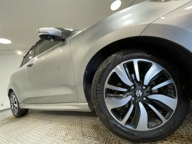 スズキ スイフト RSt 愛知県 2018(平30)年 3.7万km プレミアムシルバーメタリック 純正８インチＳＤナビ　/（Bluetooth・フルセグTV/SD/CD・DVD再生）/アラウンドビューモニター　/レーダークルーズコントロール/シートヒーター　/衝突軽減ブレーキ　/ＬＥＤヘッドライト/パドルシフト　/純正フロアマット　/純正16インチアルミ/フォグランプ