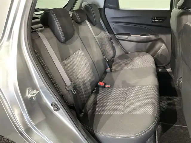 スズキ スイフト RSt 愛知県 2018(平30)年 3.7万km プレミアムシルバーメタリック 純正８インチＳＤナビ　/（Bluetooth・フルセグTV/SD/CD・DVD再生）/アラウンドビューモニター　/レーダークルーズコントロール/シートヒーター　/衝突軽減ブレーキ　/ＬＥＤヘッドライト/パドルシフト　/純正フロアマット　/純正16インチアルミ/フォグランプ