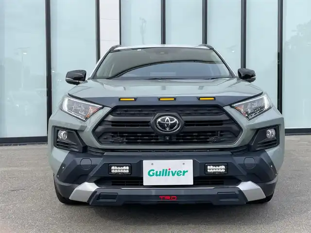 トヨタ ＲＡＶ４ アドベンチャー 大阪府 2020(令2)年 8.6万km アッシュグレーメタリック/アーバンカーキ 純正９インチナビ/   フルセグTV/Bluetooth/USB　/全方位モニター/衝突軽減ブレーキ/横滑り防止装置/コーナーセンサー/ＴＲＤエアロ/レザーシート/ＢＳＭ/前席エアシートヒーター/運転席パワーシート/レーダークルーズコントロール/レーンキープアシスト/ステアリングスイッチ /ダウンヒルアシストコントロール/電動リアゲート/ステアリングヒーター/純正18インチアルミホイール/純正フロアマット/プッシュスタート/スマートキー/ＥＴＣ/ＬＥＤ/禁煙車