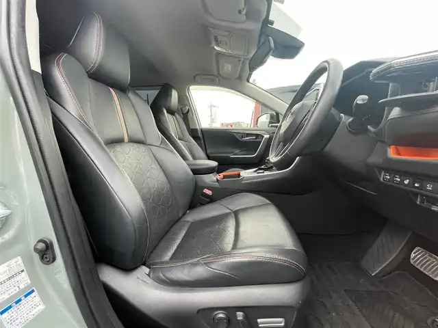 トヨタ ＲＡＶ４ アドベンチャー 大阪府 2020(令2)年 8.6万km アッシュグレーメタリック/アーバンカーキ 純正９インチナビ/   フルセグTV/Bluetooth/USB　/全方位モニター/衝突軽減ブレーキ/横滑り防止装置/コーナーセンサー/ＴＲＤエアロ/レザーシート/ＢＳＭ/前席エアシートヒーター/運転席パワーシート/レーダークルーズコントロール/レーンキープアシスト/ステアリングスイッチ /ダウンヒルアシストコントロール/電動リアゲート/ステアリングヒーター/純正18インチアルミホイール/純正フロアマット/プッシュスタート/スマートキー/ＥＴＣ/ＬＥＤ/禁煙車