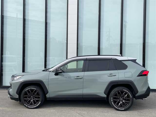 トヨタ ＲＡＶ４ アドベンチャー 大阪府 2020(令2)年 8.6万km アッシュグレーメタリック/アーバンカーキ 純正９インチナビ/   フルセグTV/Bluetooth/USB　/全方位モニター/衝突軽減ブレーキ/横滑り防止装置/コーナーセンサー/ＴＲＤエアロ/レザーシート/ＢＳＭ/前席エアシートヒーター/運転席パワーシート/レーダークルーズコントロール/レーンキープアシスト/ステアリングスイッチ /ダウンヒルアシストコントロール/電動リアゲート/ステアリングヒーター/純正18インチアルミホイール/純正フロアマット/プッシュスタート/スマートキー/ＥＴＣ/ＬＥＤ/禁煙車