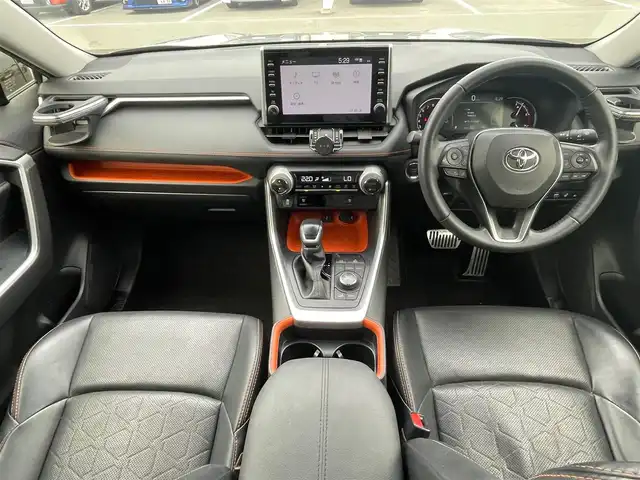 トヨタ ＲＡＶ４ アドベンチャー 大阪府 2020(令2)年 8.6万km アッシュグレーメタリック/アーバンカーキ 純正９インチナビ/   フルセグTV/Bluetooth/USB　/全方位モニター/衝突軽減ブレーキ/横滑り防止装置/コーナーセンサー/ＴＲＤエアロ/レザーシート/ＢＳＭ/前席エアシートヒーター/運転席パワーシート/レーダークルーズコントロール/レーンキープアシスト/ステアリングスイッチ /ダウンヒルアシストコントロール/電動リアゲート/ステアリングヒーター/純正18インチアルミホイール/純正フロアマット/プッシュスタート/スマートキー/ＥＴＣ/ＬＥＤ/禁煙車