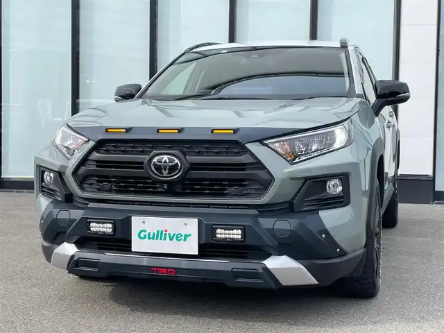 トヨタ ＲＡＶ４ アドベンチャー 大阪府 2020(令2)年 8.6万km アッシュグレーメタリック/アーバンカーキ 純正９インチナビ/   フルセグTV/Bluetooth/USB　/全方位モニター/衝突軽減ブレーキ/横滑り防止装置/コーナーセンサー/ＴＲＤエアロ/レザーシート/ＢＳＭ/前席エアシートヒーター/運転席パワーシート/レーダークルーズコントロール/レーンキープアシスト/ステアリングスイッチ /ダウンヒルアシストコントロール/電動リアゲート/ステアリングヒーター/純正18インチアルミホイール/純正フロアマット/プッシュスタート/スマートキー/ＥＴＣ/ＬＥＤ/禁煙車
