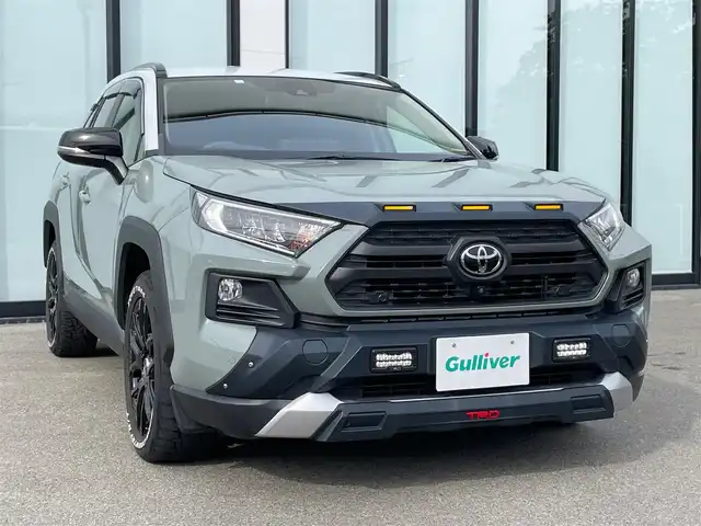 トヨタ ＲＡＶ４ アドベンチャー 大阪府 2020(令2)年 8.6万km アッシュグレーメタリック/アーバンカーキ 純正９インチナビ/   フルセグTV/Bluetooth/USB　/全方位モニター/衝突軽減ブレーキ/横滑り防止装置/コーナーセンサー/ＴＲＤエアロ/レザーシート/ＢＳＭ/前席エアシートヒーター/運転席パワーシート/レーダークルーズコントロール/レーンキープアシスト/ステアリングスイッチ /ダウンヒルアシストコントロール/電動リアゲート/ステアリングヒーター/純正18インチアルミホイール/純正フロアマット/プッシュスタート/スマートキー/ＥＴＣ/ＬＥＤ/禁煙車
