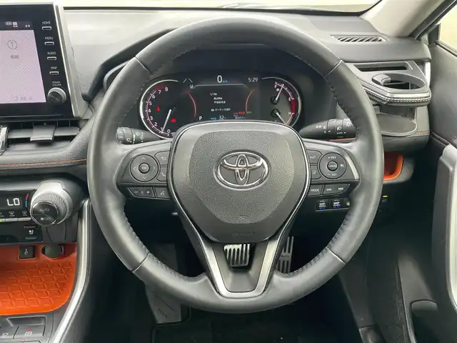 トヨタ ＲＡＶ４ アドベンチャー 大阪府 2020(令2)年 8.6万km アッシュグレーメタリック/アーバンカーキ 純正９インチナビ/   フルセグTV/Bluetooth/USB　/全方位モニター/衝突軽減ブレーキ/横滑り防止装置/コーナーセンサー/ＴＲＤエアロ/レザーシート/ＢＳＭ/前席エアシートヒーター/運転席パワーシート/レーダークルーズコントロール/レーンキープアシスト/ステアリングスイッチ /ダウンヒルアシストコントロール/電動リアゲート/ステアリングヒーター/純正18インチアルミホイール/純正フロアマット/プッシュスタート/スマートキー/ＥＴＣ/ＬＥＤ/禁煙車