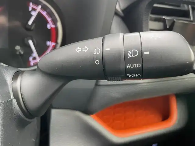 トヨタ ＲＡＶ４ アドベンチャー 大阪府 2020(令2)年 8.6万km アッシュグレーメタリック/アーバンカーキ 純正９インチナビ/   フルセグTV/Bluetooth/USB　/全方位モニター/衝突軽減ブレーキ/横滑り防止装置/コーナーセンサー/ＴＲＤエアロ/レザーシート/ＢＳＭ/前席エアシートヒーター/運転席パワーシート/レーダークルーズコントロール/レーンキープアシスト/ステアリングスイッチ /ダウンヒルアシストコントロール/電動リアゲート/ステアリングヒーター/純正18インチアルミホイール/純正フロアマット/プッシュスタート/スマートキー/ＥＴＣ/ＬＥＤ/禁煙車