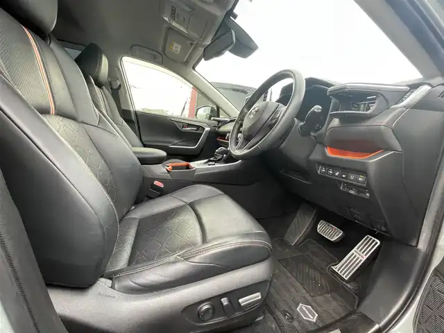 トヨタ ＲＡＶ４ アドベンチャー 大阪府 2020(令2)年 8.6万km アッシュグレーメタリック/アーバンカーキ 純正９インチナビ/   フルセグTV/Bluetooth/USB　/全方位モニター/衝突軽減ブレーキ/横滑り防止装置/コーナーセンサー/ＴＲＤエアロ/レザーシート/ＢＳＭ/前席エアシートヒーター/運転席パワーシート/レーダークルーズコントロール/レーンキープアシスト/ステアリングスイッチ /ダウンヒルアシストコントロール/電動リアゲート/ステアリングヒーター/純正18インチアルミホイール/純正フロアマット/プッシュスタート/スマートキー/ＥＴＣ/ＬＥＤ/禁煙車