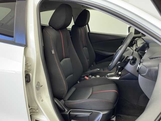マツダ デミオ XD ツーリング 新潟県 2016(平28)年 5.2万km スノーフレイクホワイトパールマイカ 純正メーカーOPナビ/・AM/FM/CD/DVD/USB/フルセグ/バックモニター/スマートシティブレーキサポート/ヘッドアップディスプレイ/ターボ/クルーズコントロ―ル/純正ビルトインETC/前席シートヒーター/純正フロアマット/純正LEDヘッドライト/オートライト/パドルシフト/純正16インチAW夏タイヤ/ABS/横滑り防止機能/盗難防止装置