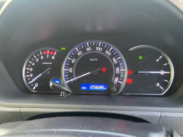 トヨタ エスクァイア Gi 三重県 2015(平27)年 12.6万km ブラック (株)IDOMが運営する【じしゃロン四日市店】の自社ローン専用車両になります。こちらは現金またはオートローンご利用時の価格です。自社ローンご希望の方は別途その旨お申付け下さい/社外メモリナビ/フルセグTV/（AM/FM/BT/USB/SD/CD/DVD）/バックカメラ/ETC/両側パワースライドドア/クルーズコントロール/ドライブレコーダー/前席シートヒーター/オートハイビーム/フリップダウンモニター/ステアリングスイッチ/電動格納ウィンカーミラー/DUALエアコン/後席あオートエアコン/ロールサンシェード/ウッドコンビステアリング/マニュアルモード付/エンジンスタートプッシュボタン