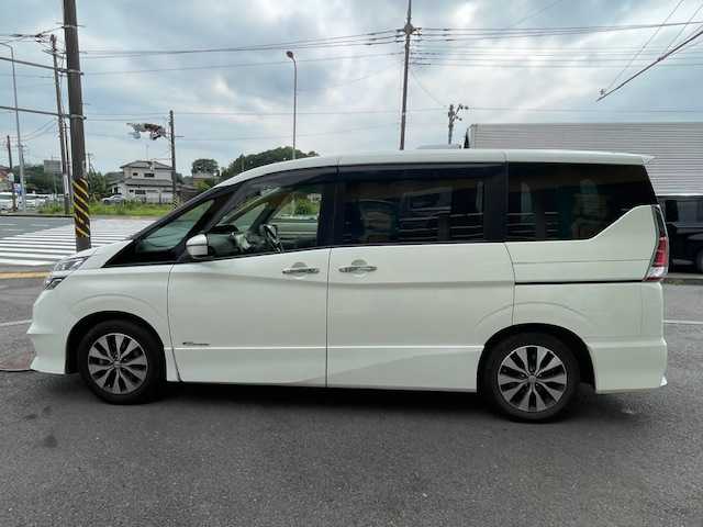 日産 セレナ ハイウェイスター 神奈川県 2016(平28)年 6.7万km ブリリアントホワイトパール 純正メモリナビ/MM516D-L/バックカメラ/ステアリングスイッチ/片側パワースライドドア/ALPINEフリップダウンモニター/ドライブレコーダー前後タイプ/スペアキー/ドアバイザー/プッシュスタート/ETC