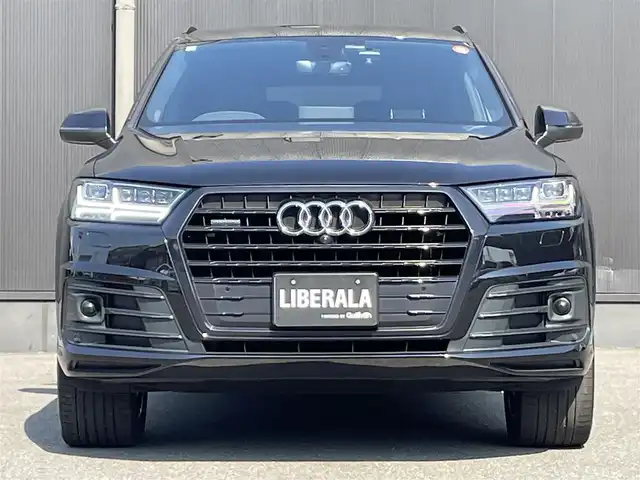 アウディ Ｑ７ ブラックスタイリング 香川県 2019(令1)年 3.2万km ディープブラックパールエフェクト ナビ/360度カメラ/バーチャルコクピット/BOSEサウンド/20インチAW/本革/パワーシート/シートヒーター/電動格納サードシート/3列シート