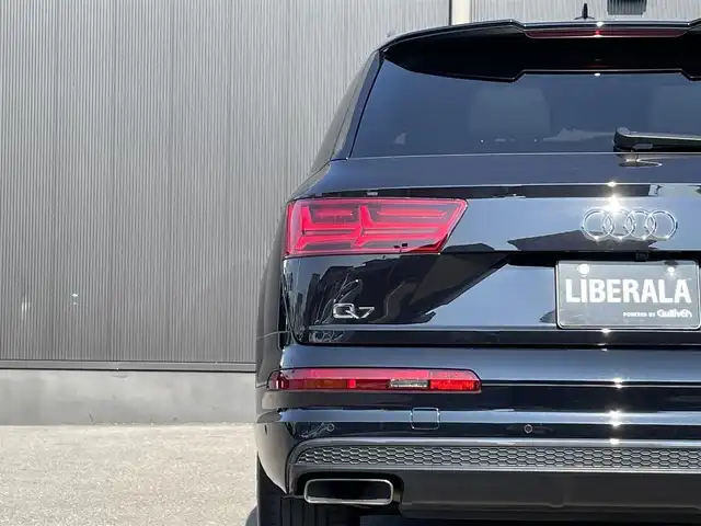 アウディ Ｑ７ ブラックスタイリング 香川県 2019(令1)年 3.2万km ディープブラックパールエフェクト ナビ/360度カメラ/バーチャルコクピット/BOSEサウンド/20インチAW/本革/パワーシート/シートヒーター/電動格納サードシート/3列シート