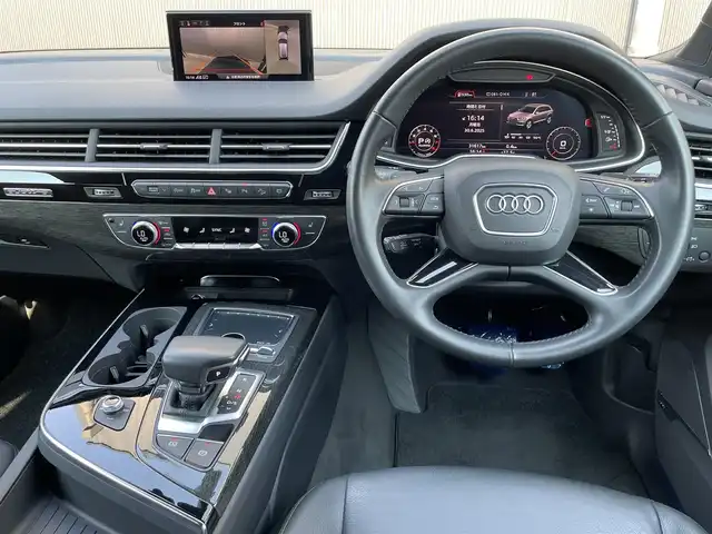 アウディ Ｑ７ ブラックスタイリング 香川県 2019(令1)年 3.2万km ディープブラックパールエフェクト ナビ/360度カメラ/バーチャルコクピット/BOSEサウンド/20インチAW/本革/パワーシート/シートヒーター/電動格納サードシート/3列シート