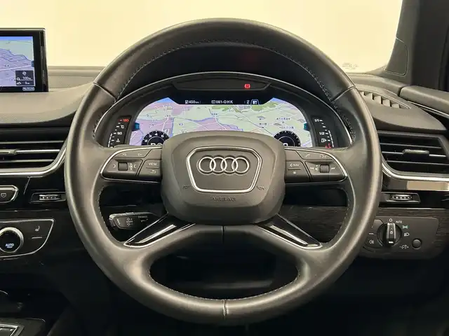 アウディ Ｑ７ ブラックスタイリング 岡山県 2019(令1)年 3.2万km ディープブラックパールエフェクト 125台限定車/特別装備/ブラックスタイリングパッケージ/10Yスポークグロスブラック9J×20AW/ブラックルーフレール/アッパーデコラティブパネル/ローワーデコティブパネル/ブラックヘッドライニング/Bose3Dサウンドシステム/フロアマットコンフォート/マトリクスLEDヘッドライト/S lineエクステリア/プライバシーガラス/アダプティブエアサスペンション/オールホイールステアリング/三列目シート/バーチャルコックピット/4ゾーンデラックスオートマチックエアコンディショナー/アウディサイドアシスト/アウディプレセンスリヤ/MMIナビゲーション
