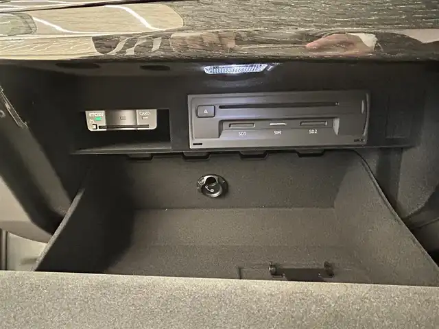 アウディ Ｑ７ ブラックスタイリング 岡山県 2019(令1)年 3.2万km ディープブラックパールエフェクト 125台限定車/特別装備/ブラックスタイリングパッケージ/10Yスポークグロスブラック9J×20AW/ブラックルーフレール/アッパーデコラティブパネル/ローワーデコティブパネル/ブラックヘッドライニング/Bose3Dサウンドシステム/フロアマットコンフォート/マトリクスLEDヘッドライト/S lineエクステリア/プライバシーガラス/アダプティブエアサスペンション/オールホイールステアリング/三列目シート/バーチャルコックピット/4ゾーンデラックスオートマチックエアコンディショナー/アウディサイドアシスト/アウディプレセンスリヤ/MMIナビゲーション