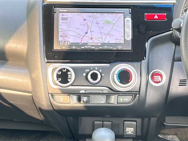 ホンダ フィット 13G Fパッケージ 茨城県 2014(平26)年 12万km ブリリアントスポーティブルーメタリック2トーン 横滑り防止装置/14インチ純正アルミホイール/Bluetooth/USB入力端子/バックカメラ/ワンセグテレビ/純正SDナビ/アイドリングストップ/スマートキー/純正フロアマット