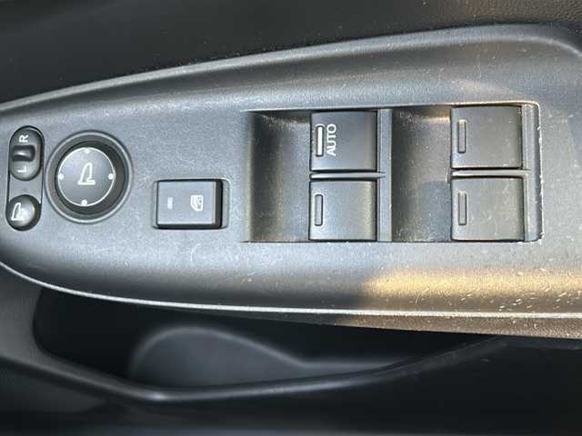ホンダ フィット 13G Fパッケージ 茨城県 2014(平26)年 12万km ブリリアントスポーティブルーメタリック2トーン 横滑り防止装置/14インチ純正アルミホイール/Bluetooth/USB入力端子/バックカメラ/ワンセグテレビ/純正SDナビ/アイドリングストップ/スマートキー/純正フロアマット