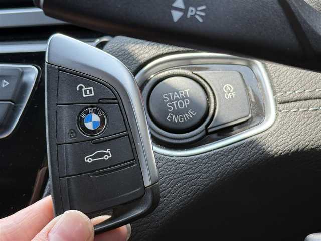 ＢＭＷ ＢＭＷ Ｘ２ xDrive 20d MスポーツX EDジョイ+ 静岡県 2020(令2)年 4.7万km アルピンホワイトⅢ アドバンスドアクティブセーフティパッケージ/・BMWヘッドアップディスプレイ/・ドライビングアシストプラス/（ACC／アクティブクルーズコントロール〔ストップ&ゴー機能付〕）/コンフォートパッケージ/・オートマチックテールゲートオペレーション/（オープンクローズ）/・フロントシートヒーティング/レザーシート/iDrive/(Bluetooth/USB)/インテリジェントセーフティ/バックカメラ/PDC/レーンキープアシスト/ダウンヒルアシストコントロール/メモリー付パワーシート/ETC/ドライブレコーダー/純正フロアマット/純正19インチアルミホイール