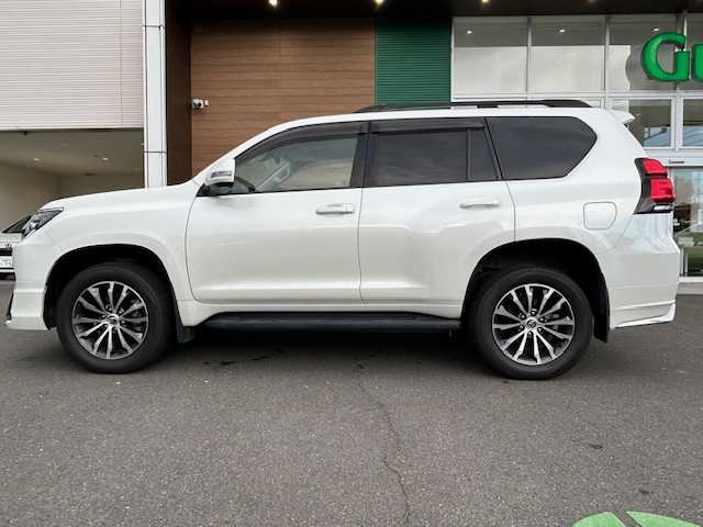 トヨタ ランドクルーザー プラド TX Lパッケージ 静岡県 2021(令3)年 2.5万km ホワイトパールクリスタルシャイン 純正ナビ/AM/FM/BT/フルセグ/全方位カメラ/純正フロアマット/レーダークルーズコントロール/レザーシート/サンルーフ/オートライト/ドライブレコーダー前後/モデリスタエアロ/ETC2.0