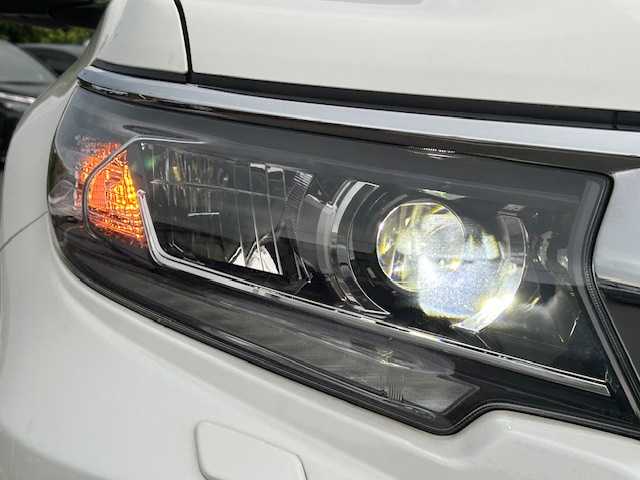 トヨタ ランドクルーザー プラド TX Lパッケージ 静岡県 2021(令3)年 2.5万km ホワイトパールクリスタルシャイン 純正ナビ/AM/FM/BT/フルセグ/全方位カメラ/純正フロアマット/レーダークルーズコントロール/レザーシート/サンルーフ/オートライト/ドライブレコーダー前後/モデリスタエアロ/ETC2.0
