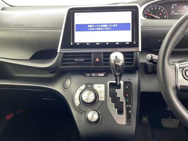 トヨタ シエンタ ファンベースG セーフティED 鹿児島県 2020(令2)年 2.2万km センシュアルレッドマイカ ＴＯＹＯＴＡセーフティセンス　/純正９型ナビ/（フルセグ/Bluetooth/DVD/CD）/パノラミックビューモニター　/バックカメラ/オートハイビーム　/ＬＥＤヘッドライト　/シートヒーター　/ビルドインＥＴＣ　/前後ドライブレコーダー　/ビルドインＥＴＣ　/ステアリングヒーター/純正フロアマット/レーンキープアシスト/両側パワースライドドア