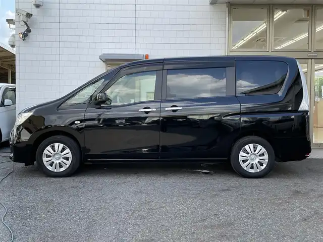 日産 セレナ 20S 滋賀県 2012(平24)年 5万km スーパーブラック (株)IDOMが運営する【じしゃロン草津店】の自社ローン専用車両になりますこちらは現金またはオートローンご利用時の価格です。自社ローンご希望の方は別途その旨お申付け下さい/片側パワースライドドア/フリップダウンモニター（アルパイン）/プッシュスタート/ワンセグテレビ/ドアバイザー/ウィンカーミラー/ETC