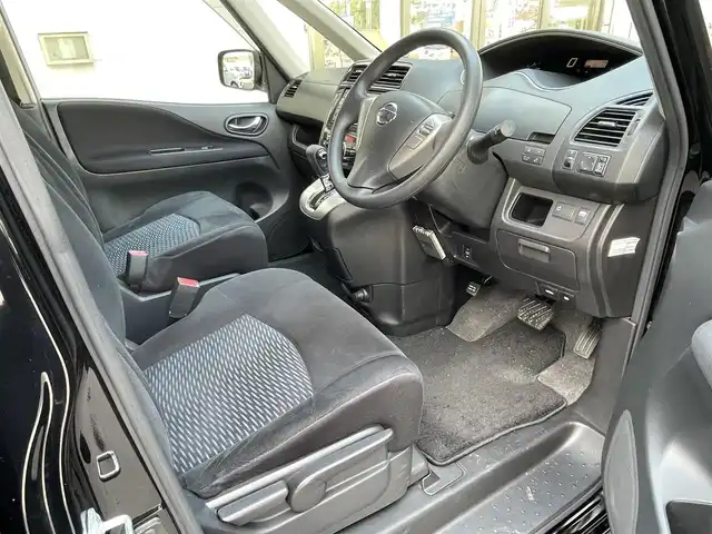日産 セレナ 20S 滋賀県 2012(平24)年 5万km スーパーブラック (株)IDOMが運営する【じしゃロン草津店】の自社ローン専用車両になりますこちらは現金またはオートローンご利用時の価格です。自社ローンご希望の方は別途その旨お申付け下さい/片側パワースライドドア/フリップダウンモニター（アルパイン）/プッシュスタート/ワンセグテレビ/ドアバイザー/ウィンカーミラー/ETC