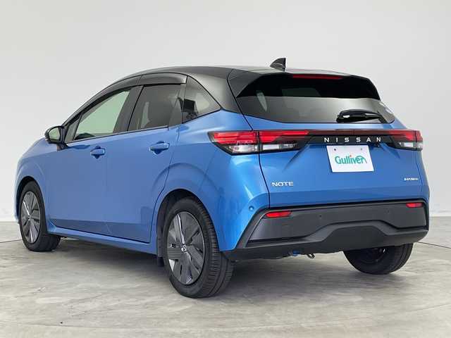 日産 ノート X 新潟県 2020(令2)年 6.7万km ビビットブルー / スーパーブラック 2トーン 純正メモリナビ/　フルセグTV/Bluetooth/AppleCarPlay/USB/プロパイロット/衝突被害軽減ブレーキ/レーンキープアシスト/レーダークルーズコントロール/BSM(ブラインドスポットモニター)/前後コーナーセンサー/インテリジェントルームミラー/ドライブレコーダー/アラウンドビューモニター/ビルトインETC2.0/LEDヘッドライト/オートマチックハイビーム/横滑り防止装置/オートライト/置くだけ充電/ステアリングスイッチ/禁煙車