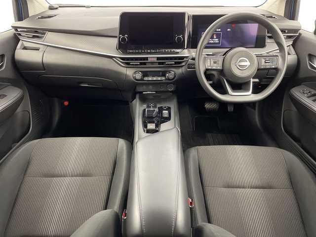 日産 ノート X 新潟県 2020(令2)年 6.7万km ビビットブルー / スーパーブラック 2トーン 純正メモリナビ/　フルセグTV/Bluetooth/AppleCarPlay/USB/プロパイロット/衝突被害軽減ブレーキ/レーンキープアシスト/レーダークルーズコントロール/BSM(ブラインドスポットモニター)/前後コーナーセンサー/インテリジェントルームミラー/ドライブレコーダー/アラウンドビューモニター/ビルトインETC2.0/LEDヘッドライト/オートマチックハイビーム/横滑り防止装置/オートライト/置くだけ充電/ステアリングスイッチ/禁煙車