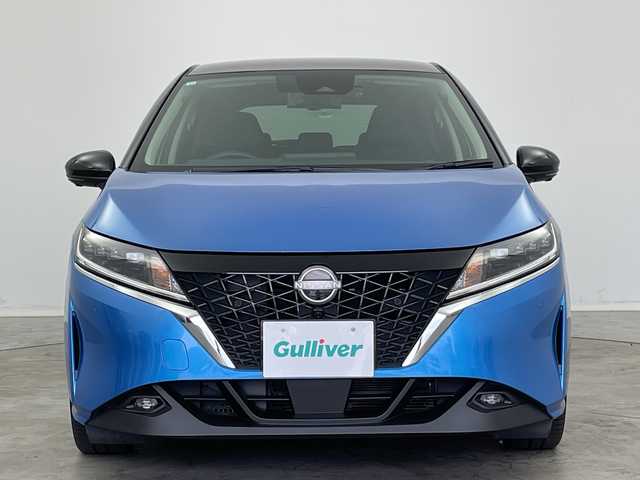 日産 ノート X 新潟県 2020(令2)年 6.7万km ビビットブルー / スーパーブラック 2トーン 純正メモリナビ/　フルセグTV/Bluetooth/AppleCarPlay/USB/プロパイロット/衝突被害軽減ブレーキ/レーンキープアシスト/レーダークルーズコントロール/BSM(ブラインドスポットモニター)/前後コーナーセンサー/インテリジェントルームミラー/ドライブレコーダー/アラウンドビューモニター/ビルトインETC2.0/LEDヘッドライト/オートマチックハイビーム/横滑り防止装置/オートライト/置くだけ充電/ステアリングスイッチ/禁煙車