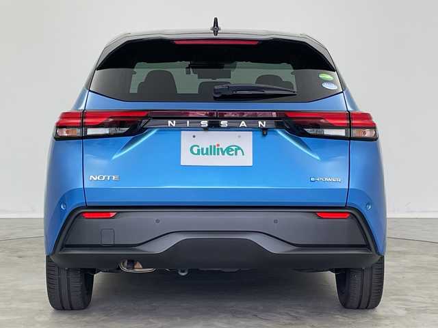 日産 ノート X 新潟県 2020(令2)年 6.7万km ビビットブルー / スーパーブラック 2トーン 純正メモリナビ/　フルセグTV/Bluetooth/AppleCarPlay/USB/プロパイロット/衝突被害軽減ブレーキ/レーンキープアシスト/レーダークルーズコントロール/BSM(ブラインドスポットモニター)/前後コーナーセンサー/インテリジェントルームミラー/ドライブレコーダー/アラウンドビューモニター/ビルトインETC2.0/LEDヘッドライト/オートマチックハイビーム/横滑り防止装置/オートライト/置くだけ充電/ステアリングスイッチ/禁煙車