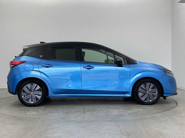 日産 ノート X 新潟県 2020(令2)年 6.7万km ビビットブルー / スーパーブラック 2トーン 純正メモリナビ/　フルセグTV/Bluetooth/AppleCarPlay/USB/プロパイロット/衝突被害軽減ブレーキ/レーンキープアシスト/レーダークルーズコントロール/BSM(ブラインドスポットモニター)/前後コーナーセンサー/インテリジェントルームミラー/ドライブレコーダー/アラウンドビューモニター/ビルトインETC2.0/LEDヘッドライト/オートマチックハイビーム/横滑り防止装置/オートライト/置くだけ充電/ステアリングスイッチ/禁煙車