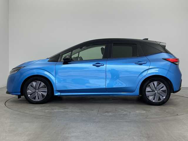 日産 ノート X 新潟県 2020(令2)年 6.7万km ビビットブルー / スーパーブラック 2トーン 純正メモリナビ/　フルセグTV/Bluetooth/AppleCarPlay/USB/プロパイロット/衝突被害軽減ブレーキ/レーンキープアシスト/レーダークルーズコントロール/BSM(ブラインドスポットモニター)/前後コーナーセンサー/インテリジェントルームミラー/ドライブレコーダー/アラウンドビューモニター/ビルトインETC2.0/LEDヘッドライト/オートマチックハイビーム/横滑り防止装置/オートライト/置くだけ充電/ステアリングスイッチ/禁煙車