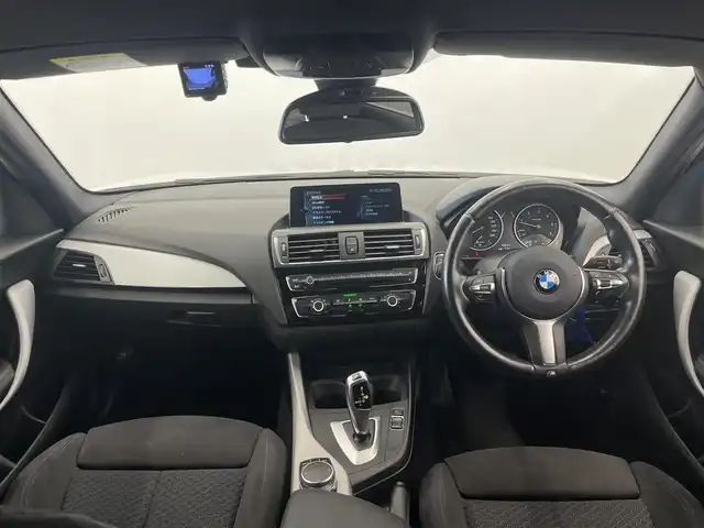 ＢＭＷ １１８ｄ Mスポーツ 岡山県 2017(平29)年 4.1万km アルピンホワイトⅢ BMW純正iDrive 6/Rカメラ/Bluetooth/CD/DVD/AUX/USB/クルーズコントロール/レーンディパーチャーウオーニング/インテリジェントセーフティー/ETC/LEDヘッドライト/リアPDC/オートライト/アンビエントライト（2色）